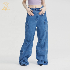 Pantalons de jeans de poche de cargaison d'usage de rue de dames de denim d'ODM d'OEM pantalons de jean de cargaison de jambe droite de petit ami de taille moyenne